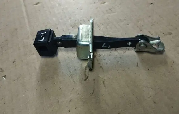 Peugeot 4007 Front door check strap stopper