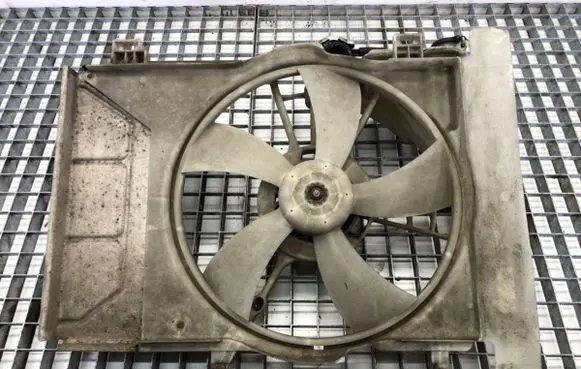 Toyota Yaris Fan set MF422750-0456