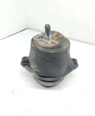 Porsche Cayenne (9PA) Engine mount bracket