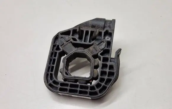 Radiator mount bracket