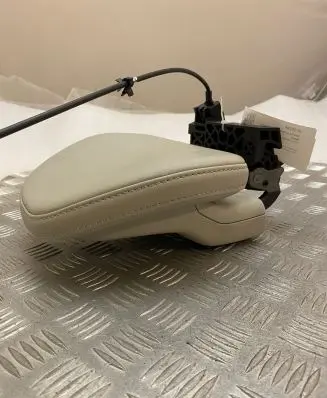 Volvo XC90 Rear seat headrest 