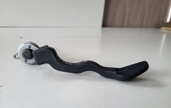 KIA Optima Steering wheel adjustment handle/lever 
