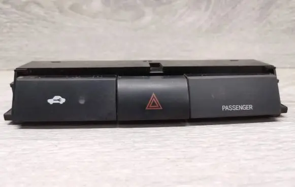 Toyota Corolla Verso AR10 Hazard light switch 153965