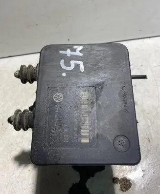 Volkswagen Golf V ABS Pump 1K0907379AC 00005305H0 10096003593