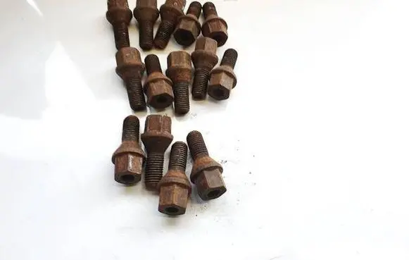 Opel Astra H Nuts/bolts 