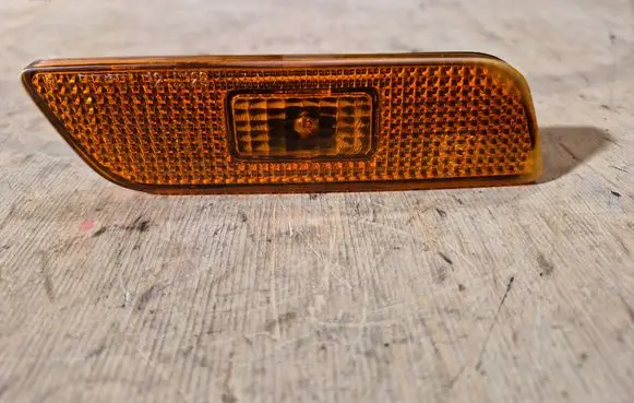 Volvo S80 Front fender indicator light 125129