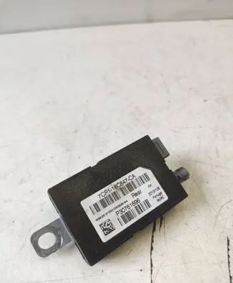 Ford Focus Aerial antenna amplifier 7CP118C847CA 2013112 P30761696
