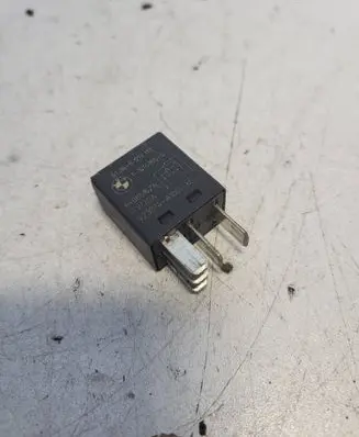 BMW 5 E39 Other relay 6919113