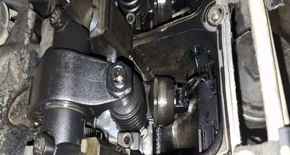 Volkswagen PASSAT B6 Fuel injector 