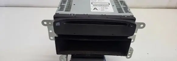 Radio/CD/DVD/GPS head unit