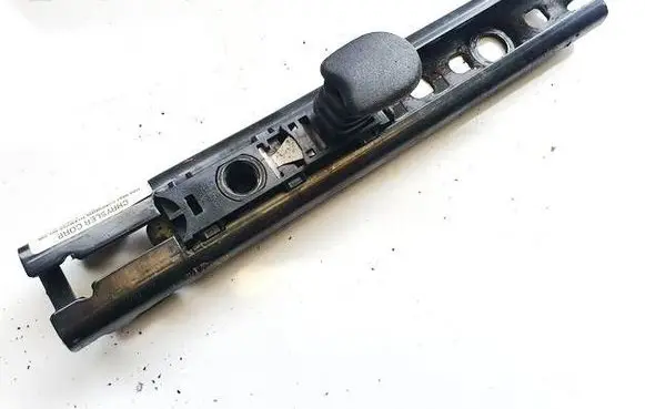 Chrysler Voyager Seat belt adjustment rail 04680418 0640b