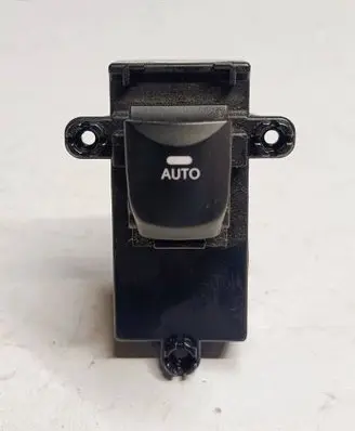 Hyundai i30 Electric window control switch 39Y5101320