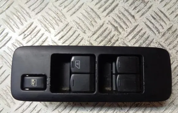 Nissan Qashqai Electric window control switch 25401BB65A