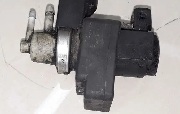 Renault Scenic II - Grand scenic II Turbo solenoid valve 8200270451
