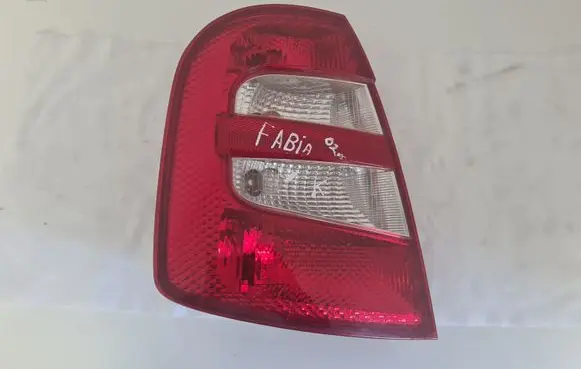 Skoda Fabia Mk1 (6Y) Rear/tail lights 6Y6945095B 6Y6945111B
