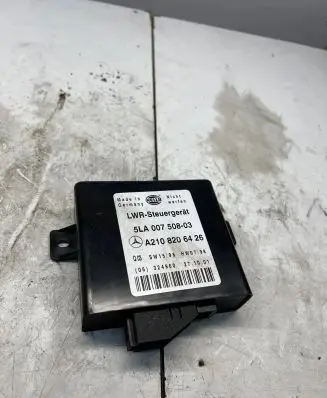 Mercedes-Benz E W211 Light module LCM A2108206426