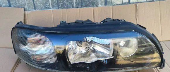 Volvo S60 Headlight/headlamp 8693657 89008267 25000V