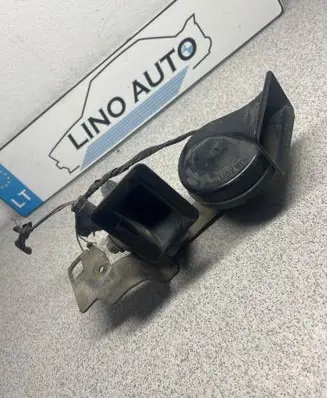 BMW 5 E60 E61 Horn signal 0092018 6935709