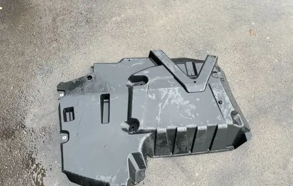 Mercedes-Benz E W238 Engine splash shield/under tray A2386908701