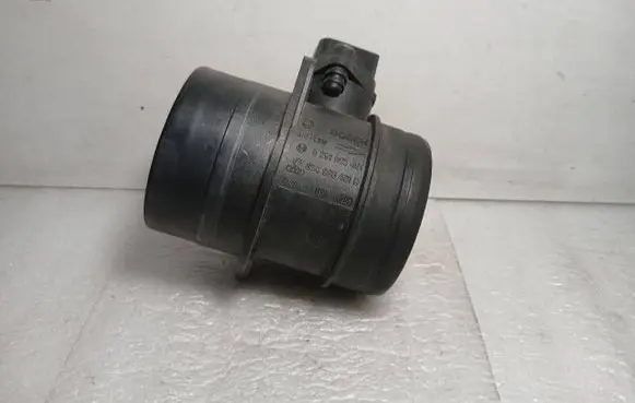 Volkswagen Golf V Mass air flow meter 0281002461 074906461B