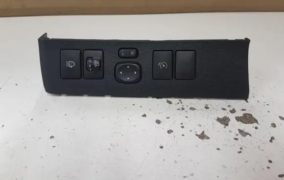 Toyota Avensis T270 A set of switches 5544605060