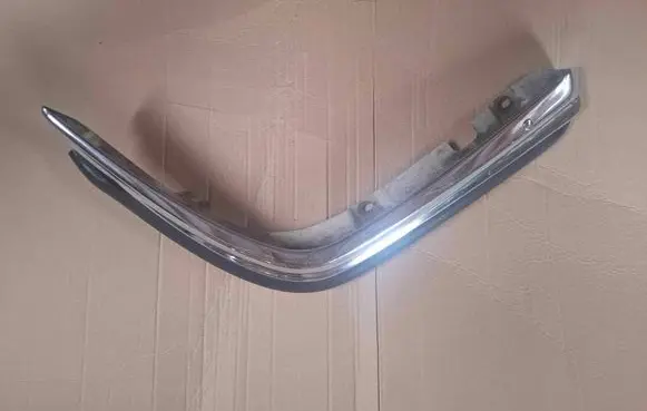 Mercedes-Benz 280 450 W116 Front bumper corner part panel trim 