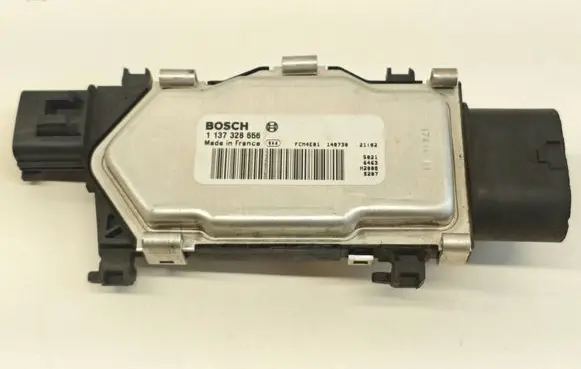 Mercedes-Benz C W205 Fan control module 1137328656