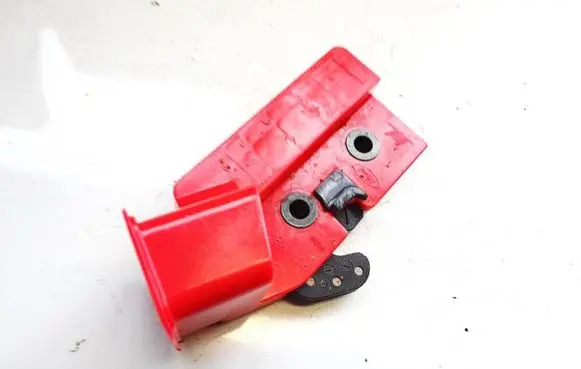 Ford Focus Seat back rest lock catch 2m51a61383fa 2m51-a61383-fa