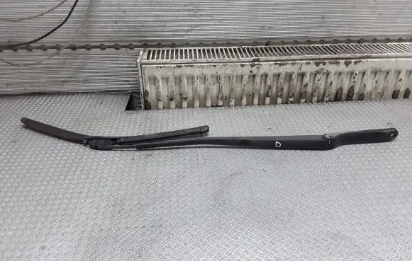 BMW X5 E53 Windshield/front glass wiper blade 8403034PS