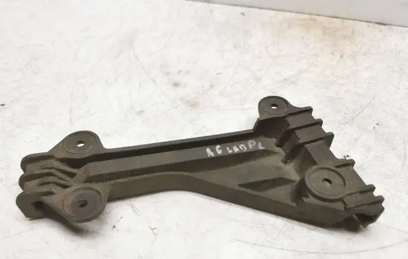Audi A6 S6 C5 4B Front bumper mounting bracket 4A0807284A
