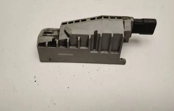 Mercedes-Benz E W212 Engine bonnet (hood) release handle A2128210151