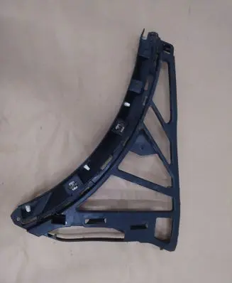 Porsche Cayenne (92A) Fender mounting bracket 7P5807177