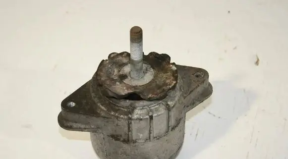 Porsche Panamera (970) Engine mount bracket 94837506003