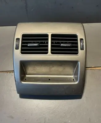 Jaguar XF X250 Rear air vent grill 8X235467446A