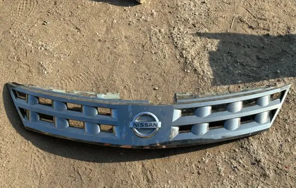 Nissan Murano Z50 Front bumper upper radiator grill 62310CA000