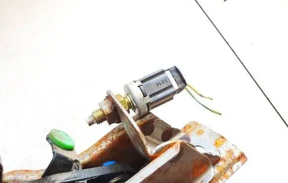 Toyota Avensis T220 Brake pedal sensor switch