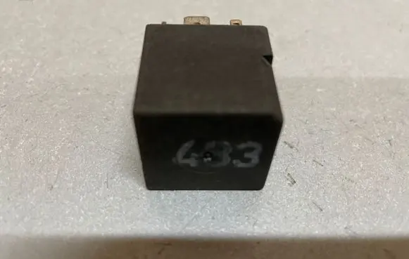 Volkswagen Golf V Other relay 3D0951253A