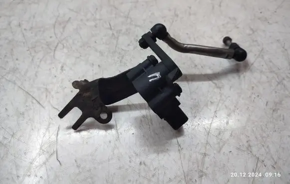 Audi Q5 SQ5 Air suspension front height level sensor 