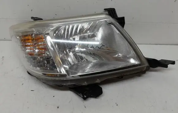 Toyota Hilux (AN10, AN20, AN30) Headlight/headlamp 