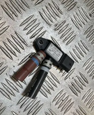 Nissan Juke I F15 Exhaust gas pressure sensor 0281006252 227702184R