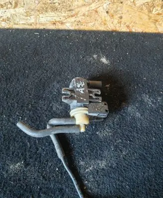 Audi A5 8T 8F Turbo solenoid valve 8K0906627