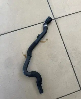 BMW 2 F46 Engine coolant pipe/hose 8658484