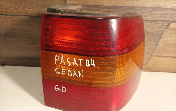 Volkswagen PASSAT B4 Rear/tail lights 3A5945112