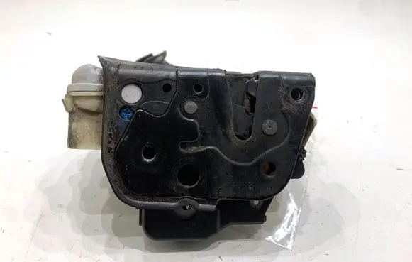 Audi A3 S3 8P Front door lock 