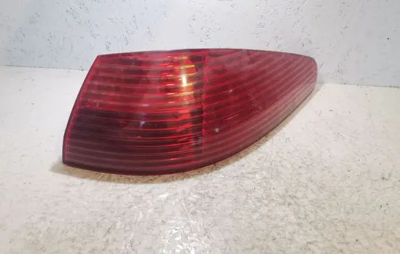 Peugeot 607 Rear/tail lights
