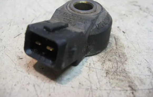 Volkswagen Polo III 6N 6N2 6NF Detonation knock sensor 0261231045 030905377A