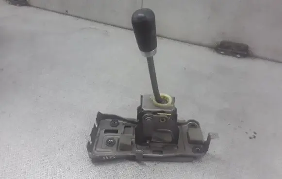 Suzuki Liana Gear shifter/selector