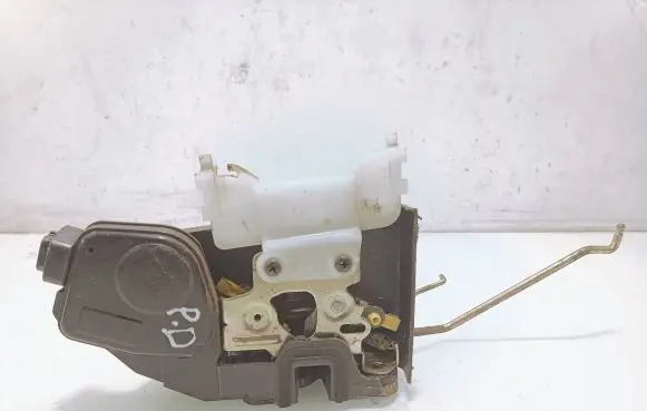Hyundai Elantra Front door lock