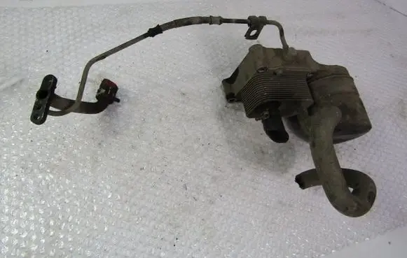 Ford Focus Oil filter mounting bracket 