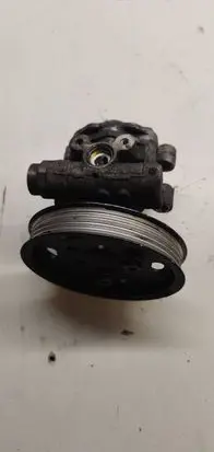 Volkswagen PASSAT B5.5 Power steering pump 800145177QE6